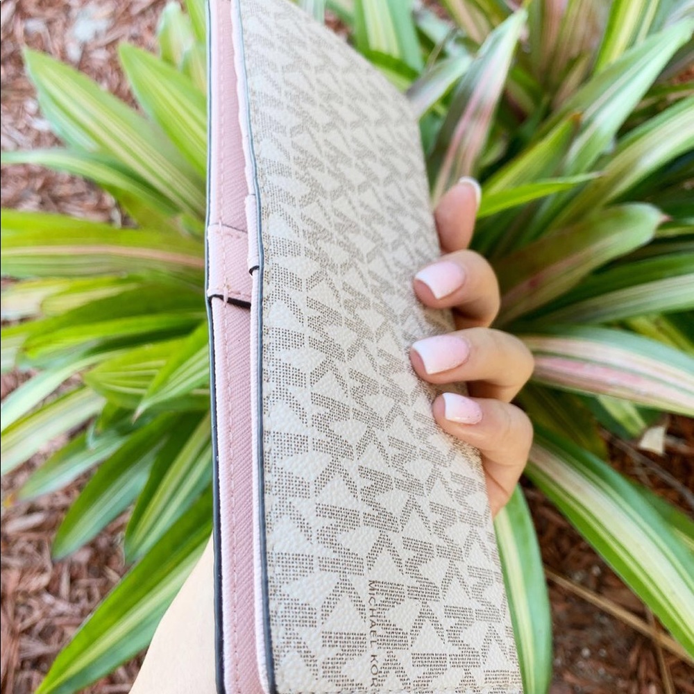 ‼️💕Michael Kors Long Wallet Pink/Vanilla - Picture 4 of 6